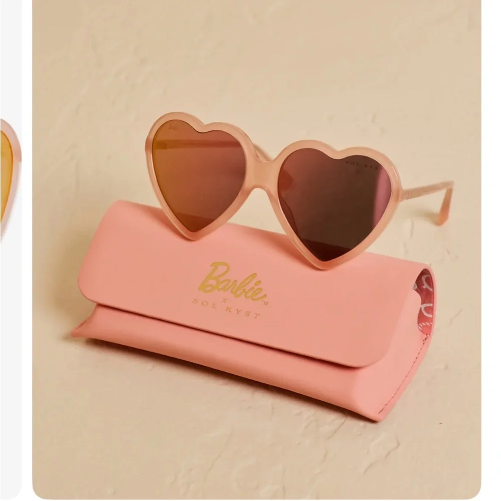 Sol Kyst Pink Heart Barbie Sunglasses - Picture 7 of 8